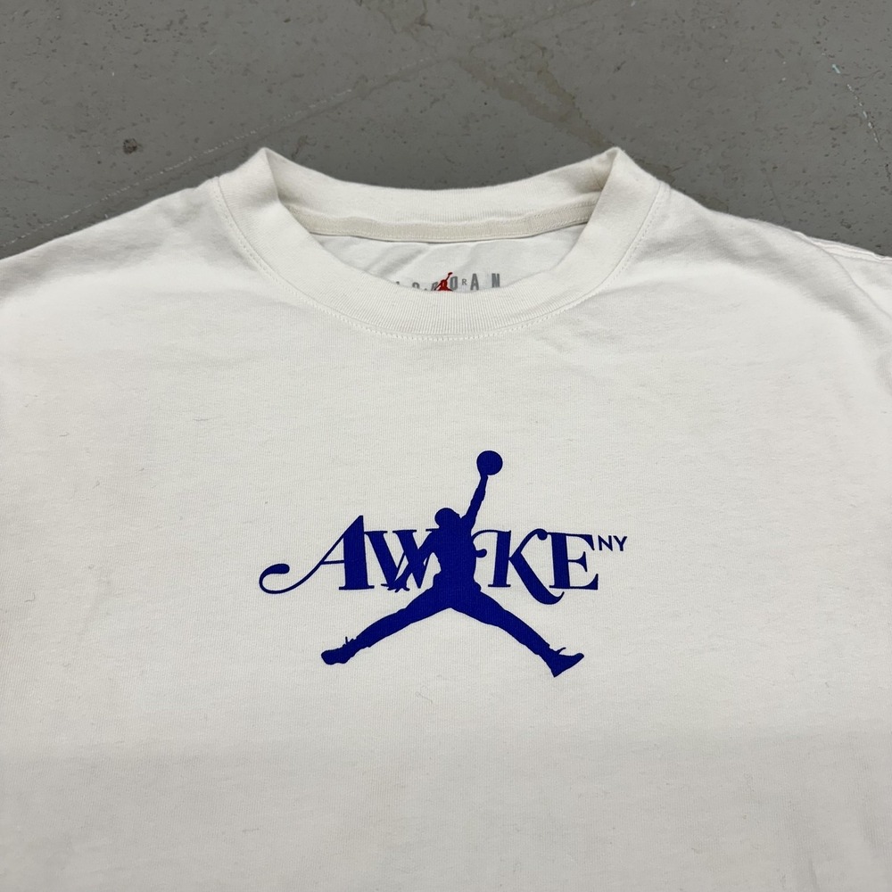 Jordan Awake NY Shirt Mens Medium White Jumpman Graphic Tee Basketball